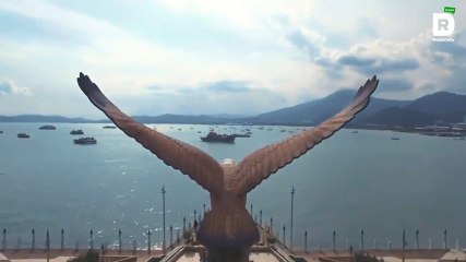 Langkawi - Trip Paling Fun! Main Jet Ski, Pegang Buaya dan Cafe Unik