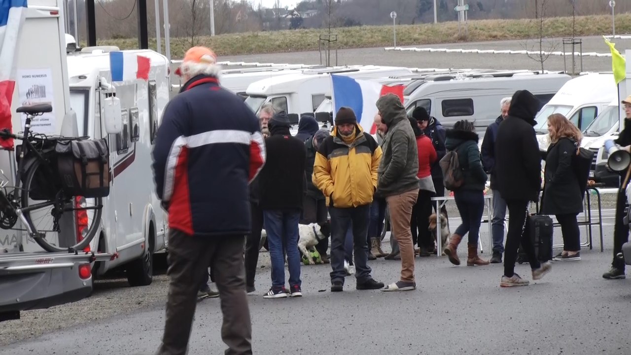 Convoi de la liberté: une trentaine de véhicules rassemblés sur le parking C du Heysel à Bruxelles
