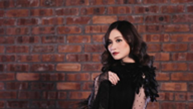 Ayda Jebat | Artis AME