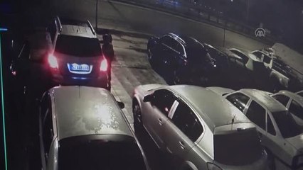 Oto galeriden lüks cip çalan iki çocuk aranıyor