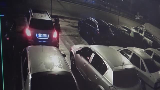 Oto galeriden lüks cip çalan iki çocuk aranıyor