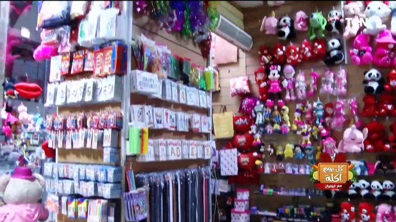 "الفلانتين أحلى بعمايل ايدك" طريقة عمل ريد فيلفت كيك مع الشيف فيفيان فريد