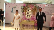 Sancaktepe'de 14 Şubat'a özel toplu nikah töreni: 14 çift evlendi