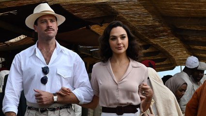 Télécharger la video: Gal Gadot Armie Hammer Dea on the Nile Spoiler Discussion