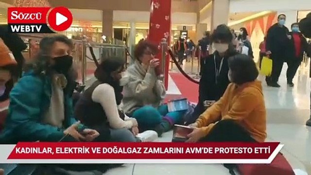 Kadınlar, elektrik ve doğalgaz zamlarını AVM’de protesto etti