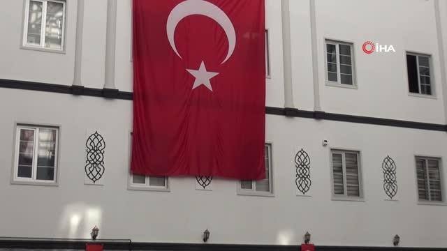 Van'da Kesişme: İyi ki Varsın Eren Filmi Galası düzenlendi, anne Ayşe Bülbül gözyaşlarına boğuldu