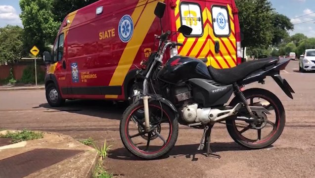 Motociclista tem fratura na perna após se envolver em colisão na Rua Vitória