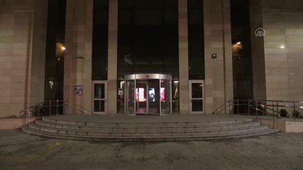 Oto galeriden lüks cip çaldığı iddia edilen iki çocuk yakalandı