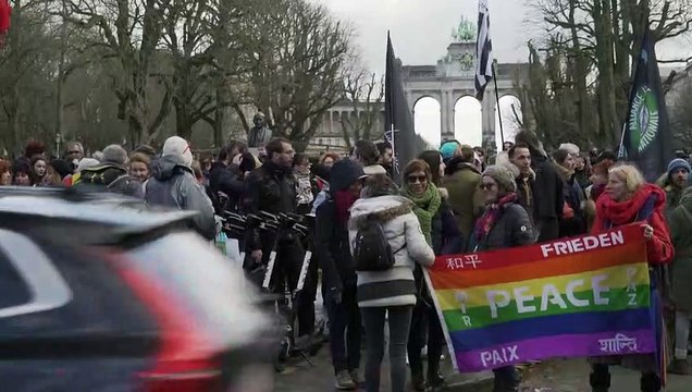 Convois anti-pass: la police disperse une manifestation à Bruxelles
