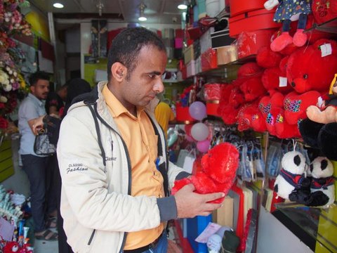 Son dakika haberi... Yemenliler, savaş ve ekonomik krizin gölgesinde Sevgililer Günü'nü kutladı