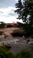 Nove turistas ficam ilhados em cachoeira após tromba d'água, em Porteirinha