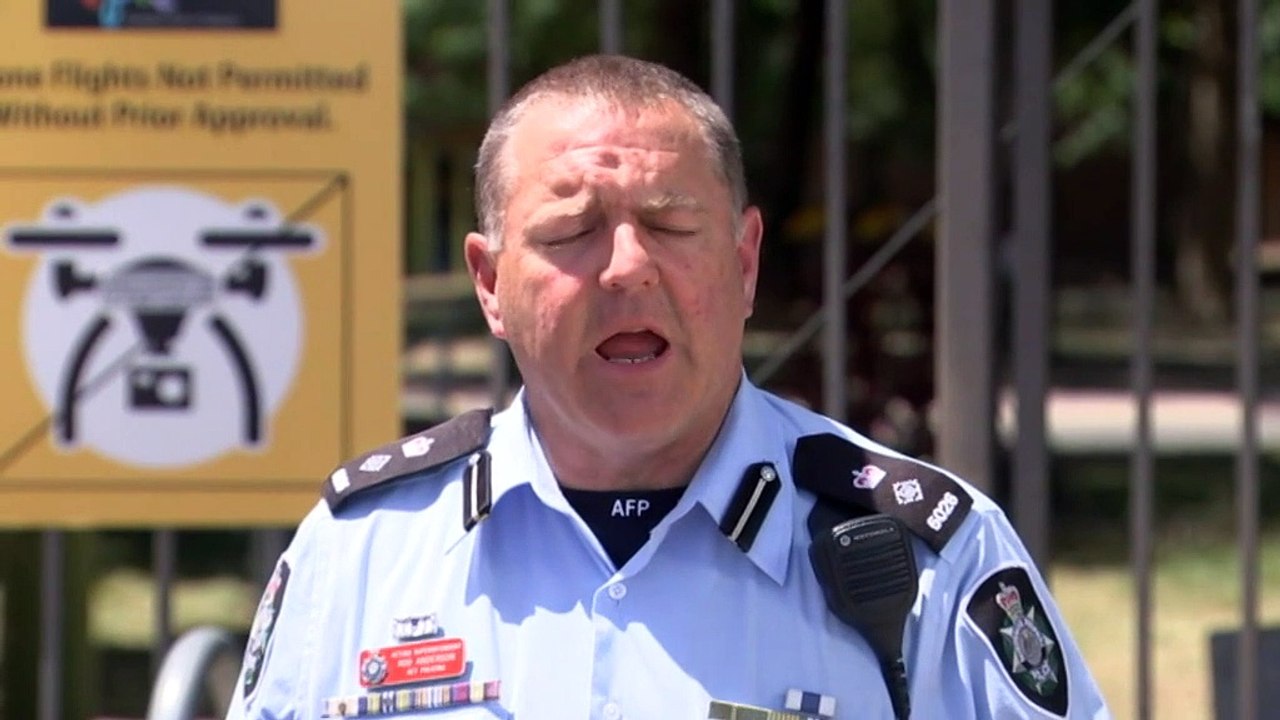 ACT Police clamp down on freedom protesters in Canberra after camping permits expire