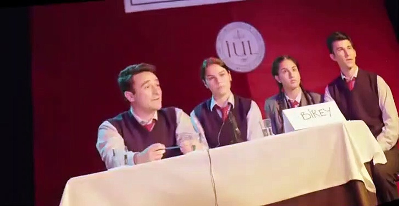 Love 101 S01 E01