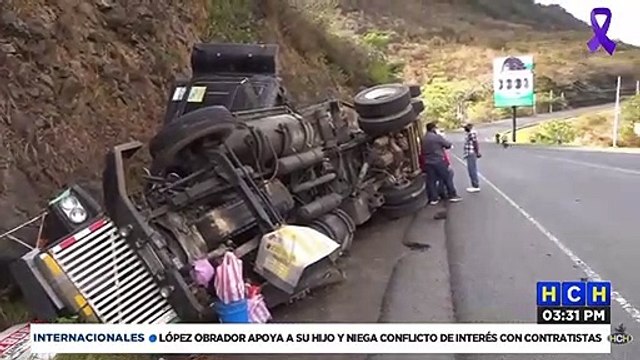 Rastra sufre aparatoso volcamiento en el km.15 de la carretera a Olancho