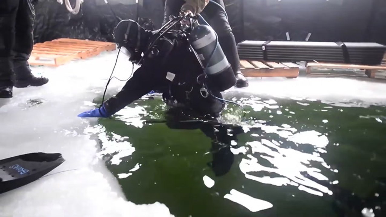 'An out-of-body experience:' Military divers train in subzero conditions