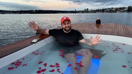 A warm way to relax in the middle of a cold lake