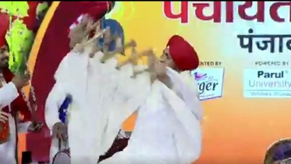 Download Video: Video: Channi dances on stage of Panchayat AajTak Punjab