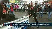 Satlantas Perbaiki Jalan Rusak Demi Cegah Kecelakaan