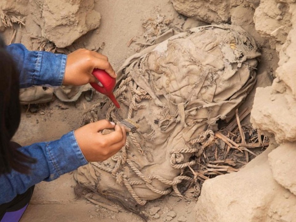 Opfergabe: Archäologen graben mumifizierte Kinderleichen aus