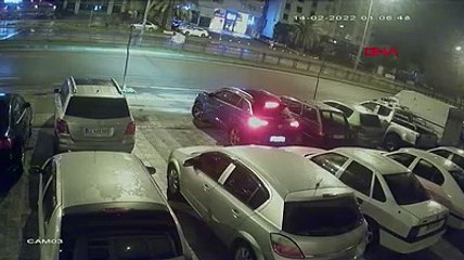 Oto galeriden lüks cip çalan çocuklar yakalandı