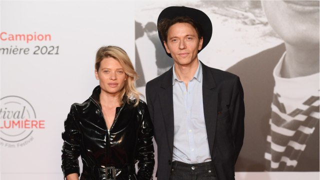 FEMME ACTUELLE - “J’ai honte” : Mélanie Thierry revient sur sa scène de ménage avec son compagnon Raphaël