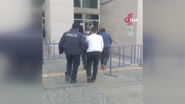 Zabıta ile seyyar satıcılar arasında arbede