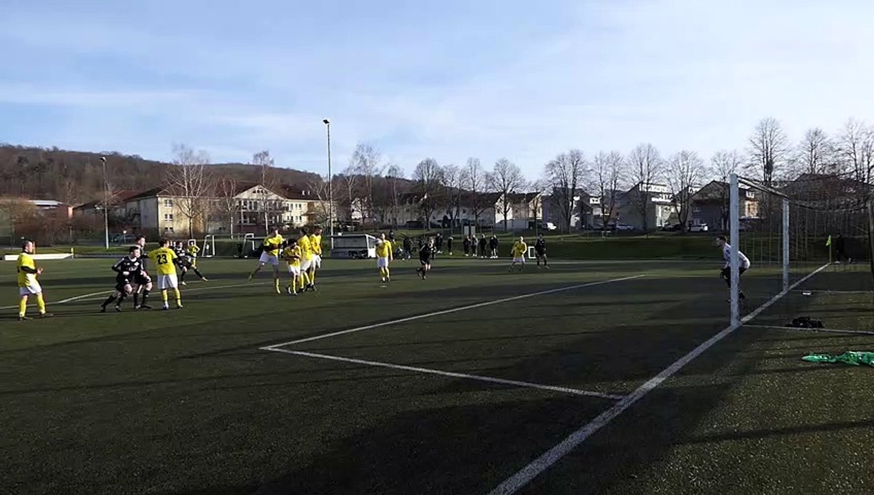 Das 2:3 durch Alexander König per direktem Freistoß für Nörten II beim Bovender SV II