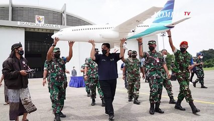 Erick Thohir Undang Gus Humaidi Pembuat Miniatur Pesawat Garuda, Beri Modal Rp 50 Juta!