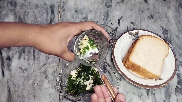 Garlic Bread Recipe - Easy & Instant Breakfast Recipe - By Simple Foods and Vlogs.