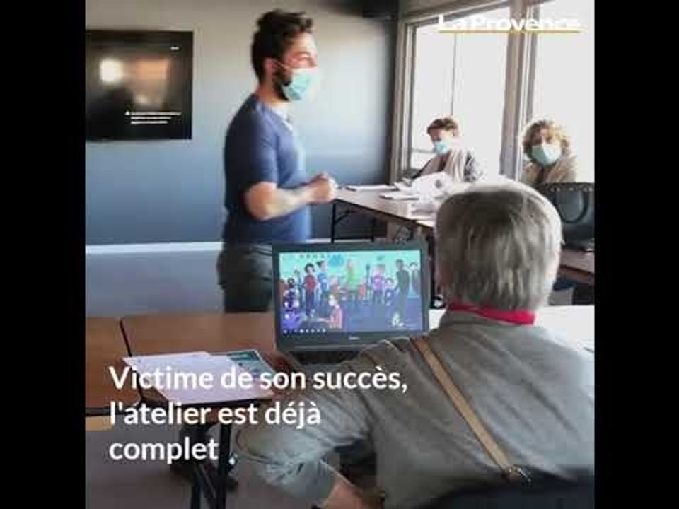 Pour s'améliorer avec le numérique, les seniors s'activent à Saint-Cyr-sur-Mer