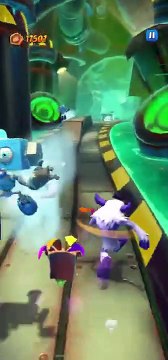 Crash Bandicoot: On The Run! Frosty Zombot Battle Run Gameplay On Sewer or Later
