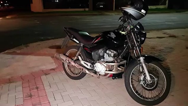 Homem fica ferido após colisão entre carro e moto em Cascavel