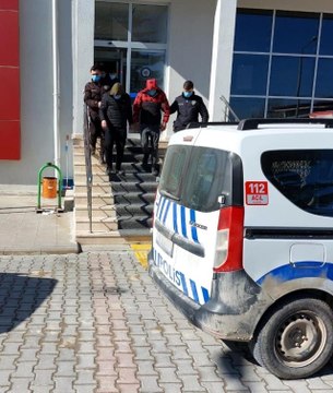 Yedi emin deposunu gece soydular, gündüz polise yakalandılar