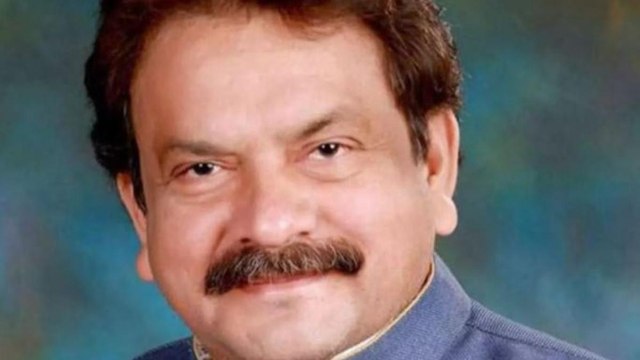 SP Singh Baghel's convoy pelted with stones in UP's Karhal