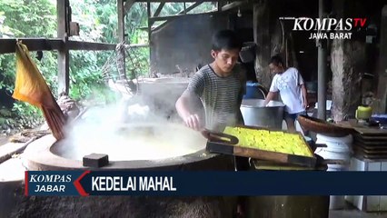 Perajin Kecilkan Ukuran Tahu