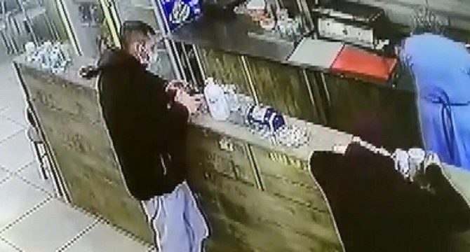 Önce sipariş verdi, sonra telefonları çaldı