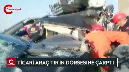 Ticari araç TIR'ın dorsesine çarptı: 1 ölü, 8 yaralı