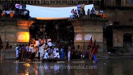 Devotees at Keshi ghat of Vrindavan