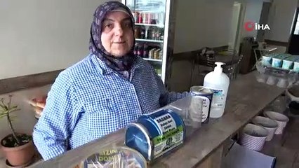 Önce sipariş verdi, sonra herkesin içinde 2 tane telefonu böyle çaldı