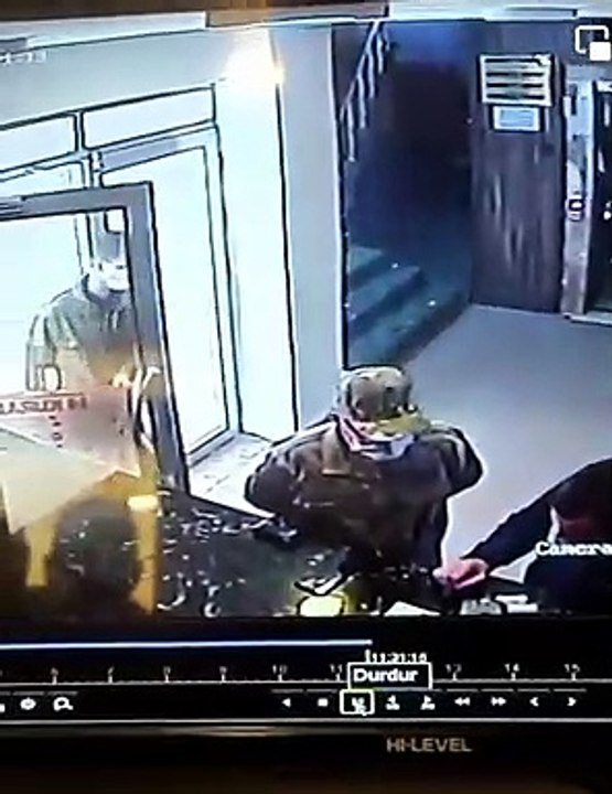 Komutanı devresi sanan askerin zor anları! Sosyal medyada izlenme rekorları kırıyor