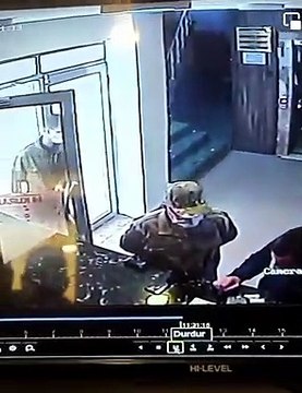 Komutanı devresi sanan askerin zor anları! Sosyal medyada izlenme rekorları kırıyor