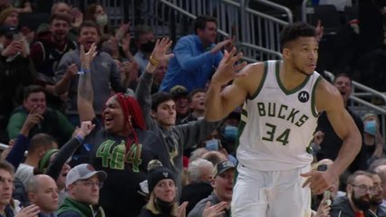 Bucks back to winning ways thanks to Giannis 50