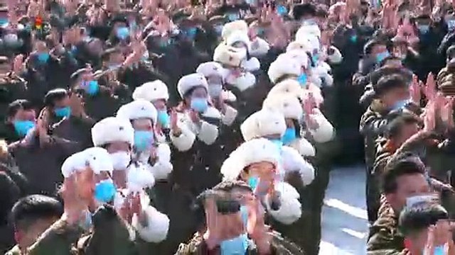 كوريا الشمالية تحيي عيد ميلاد زعيمها السابق كيم جون إيل بدون صواريخ