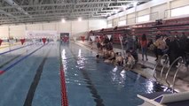 2 bin rakımdaki olimpik yüzme havuzu kapılarını özel çocuklara açtı