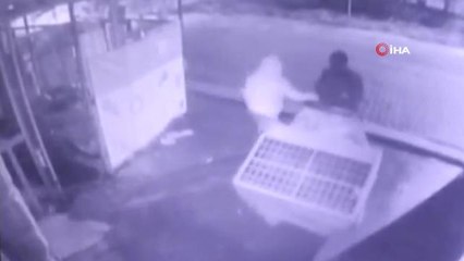 Klima motoru çalan hırsızlar kamerada