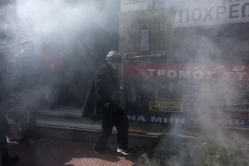 Yunanistan'da süresiz iş sözleşmesi talep eden sağlık çalışanları gösteri yaptı