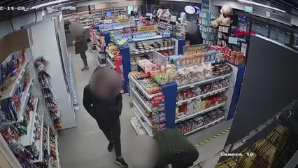 Son dakika haberi: TRABZON'DA AKARYAKIT İSTASYONUNDAN HIRSIZLIK KAMERADA