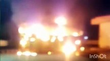 fire in churu : पेट्रोल पम्प के पास खड़ी बस बनी आग का गोला