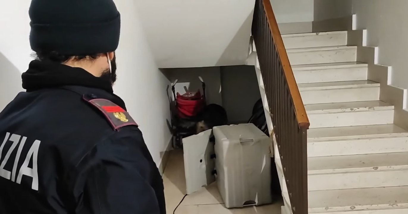 Taranto - Droga e telefonini nel carcere: 9 arr...