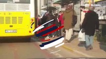 Maltepe'de otobüs durağında ortalık karıştı! Tekme tokat kavga anları kamerada